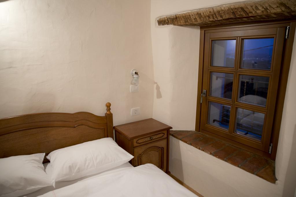 Pri Bregarju Guest House Podsabotin Ngoại thất bức ảnh